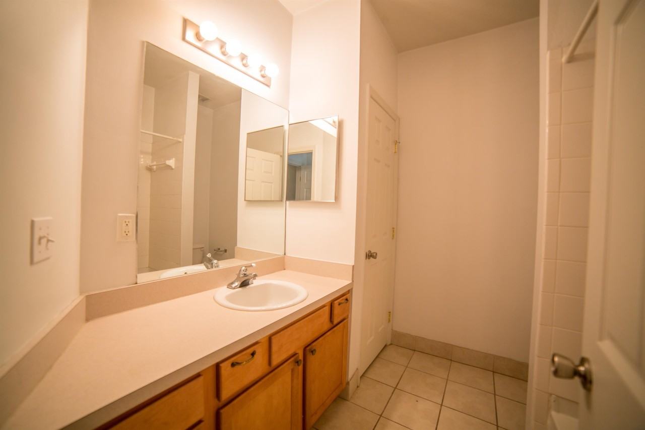 943 Nw 21st Ave #36 - Photo 2 of 14