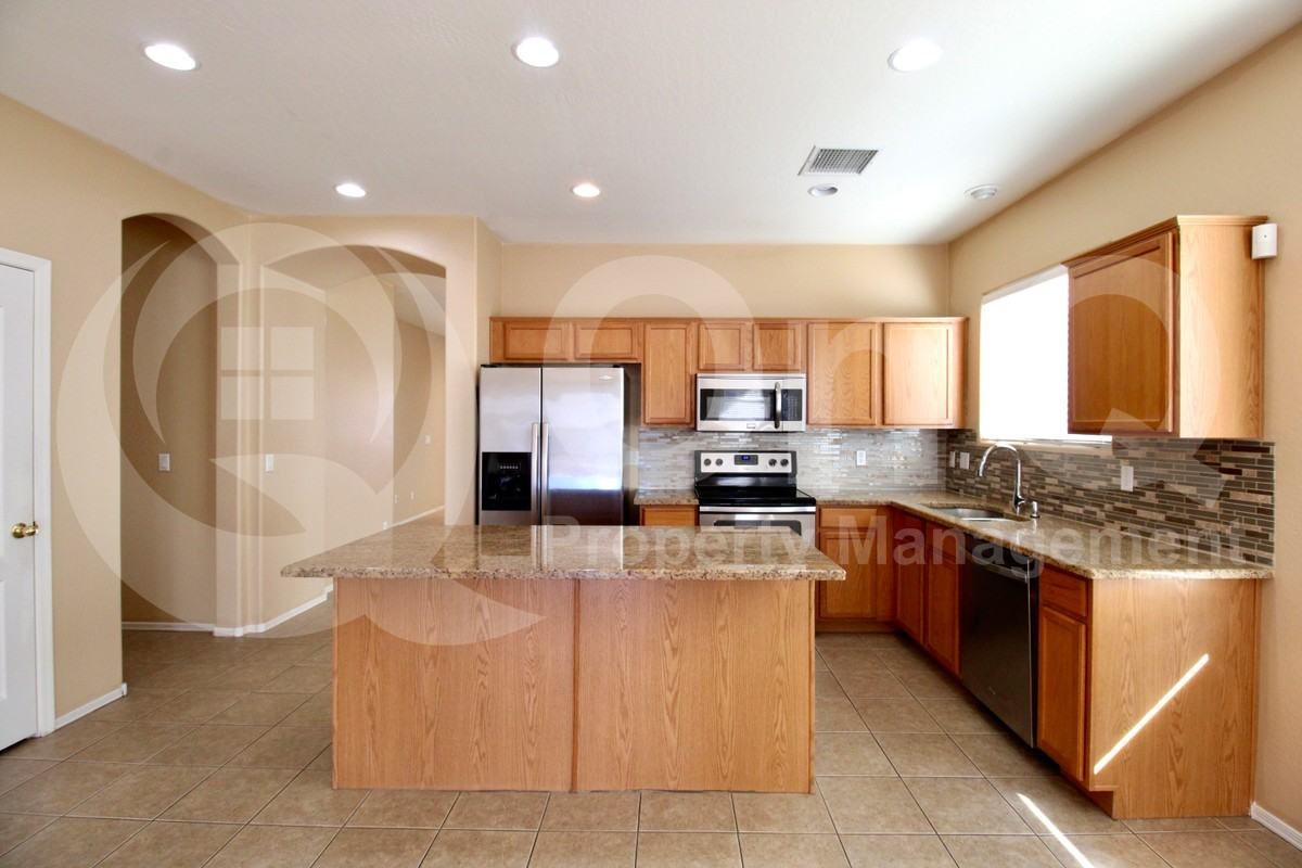 14839 W Larkspur Dr - Photo 3 of 27