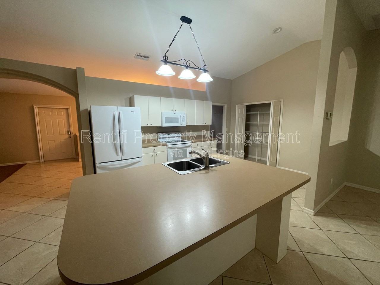 1710 Sw 10th Pl - Photo 4 of 17