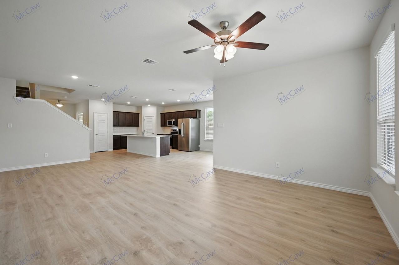 502 Trailhead Ln - Photo 5 of 27