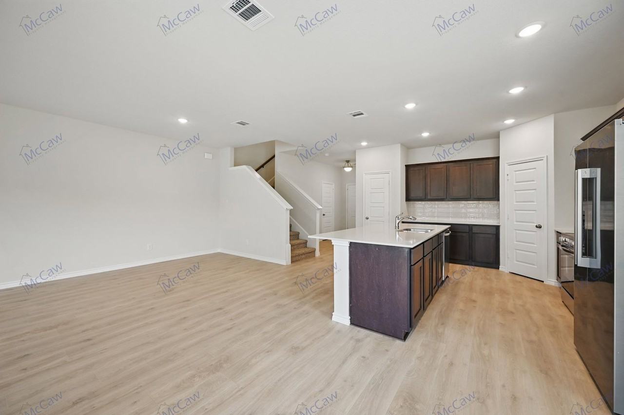 502 Trailhead Ln - Photo 6 of 27