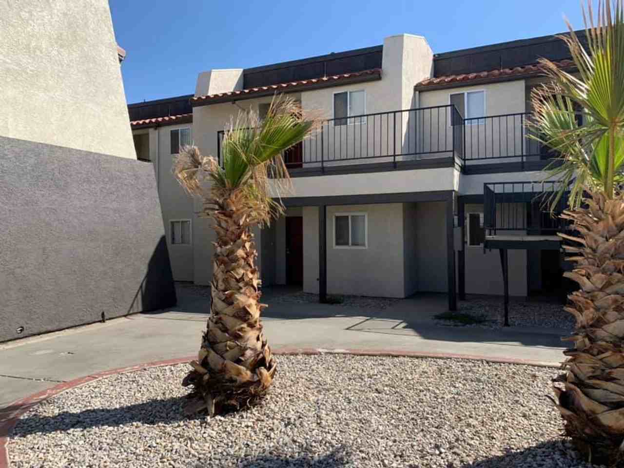 Vintage Apartments - Photo 5 of 12