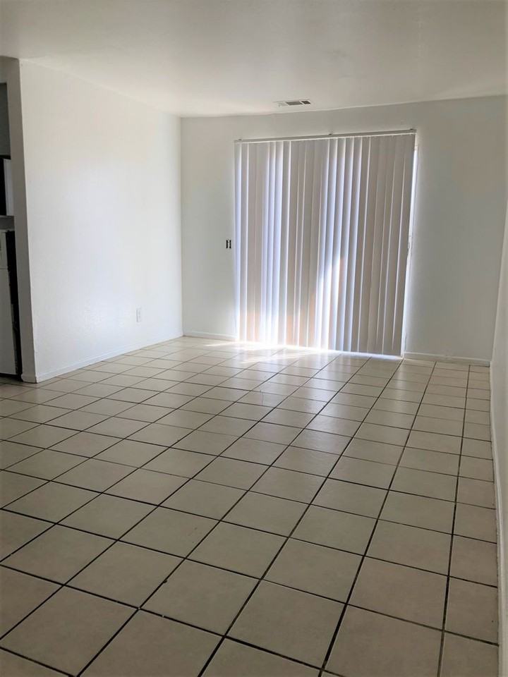 Vintage Apartments - Photo 7 of 12
