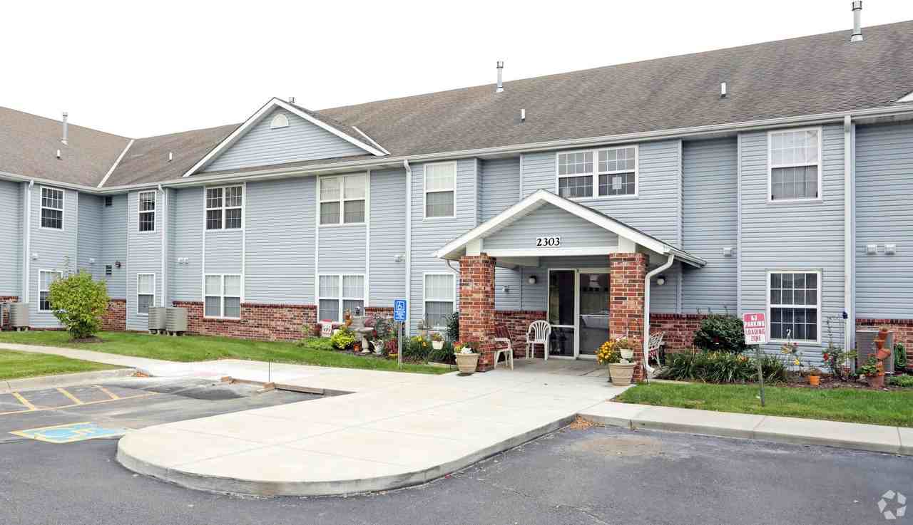 South Ridge Apartments - Photo 3 of 15