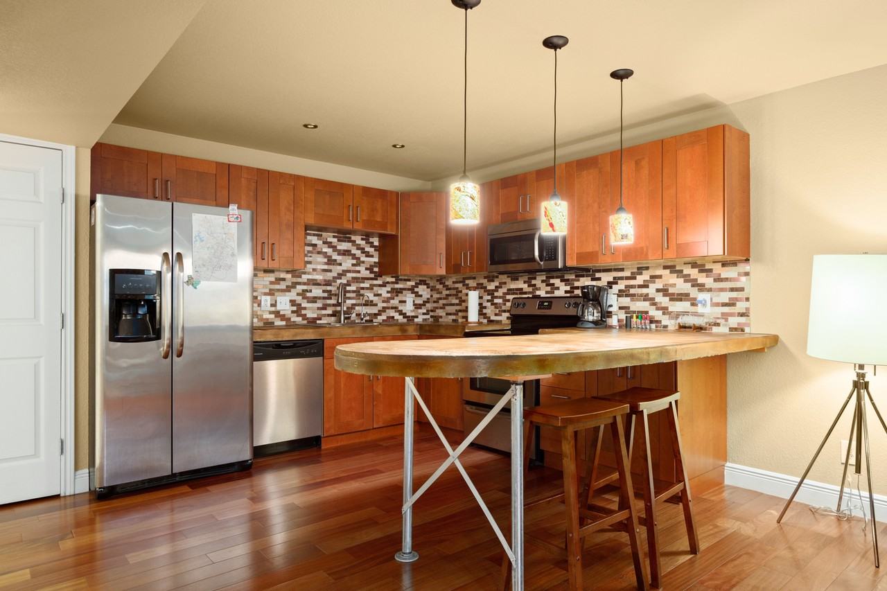 1101 Shoal Creek Blvd - Photo 3 of 20