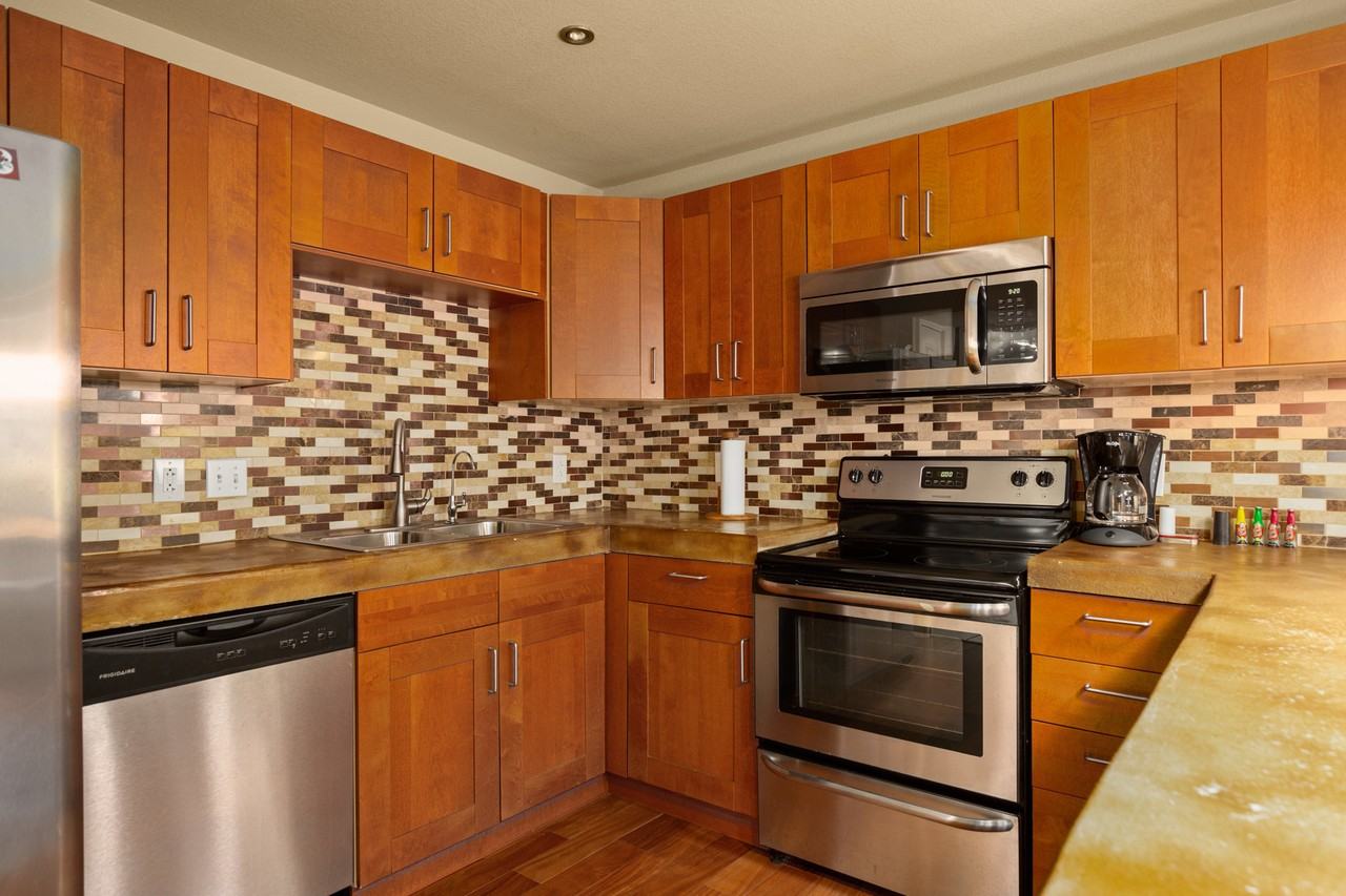 1101 Shoal Creek Blvd - Photo 4 of 20