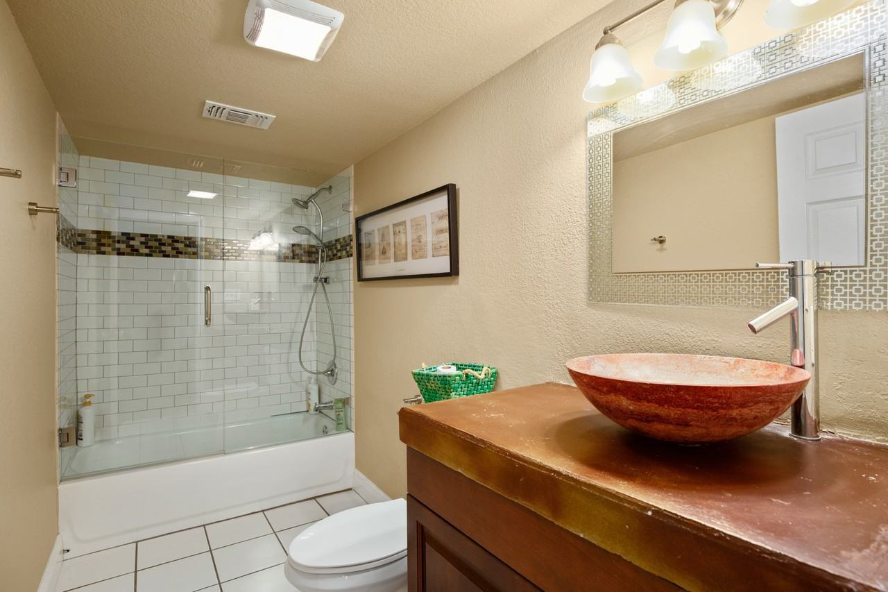 1101 Shoal Creek Blvd - Photo 7 of 20