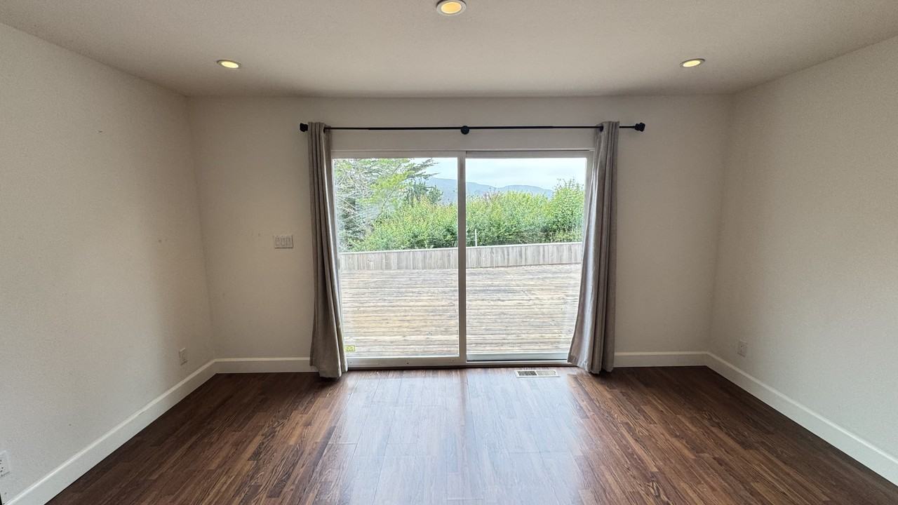 1134 Manzanita Dr - Photo 7 of 24