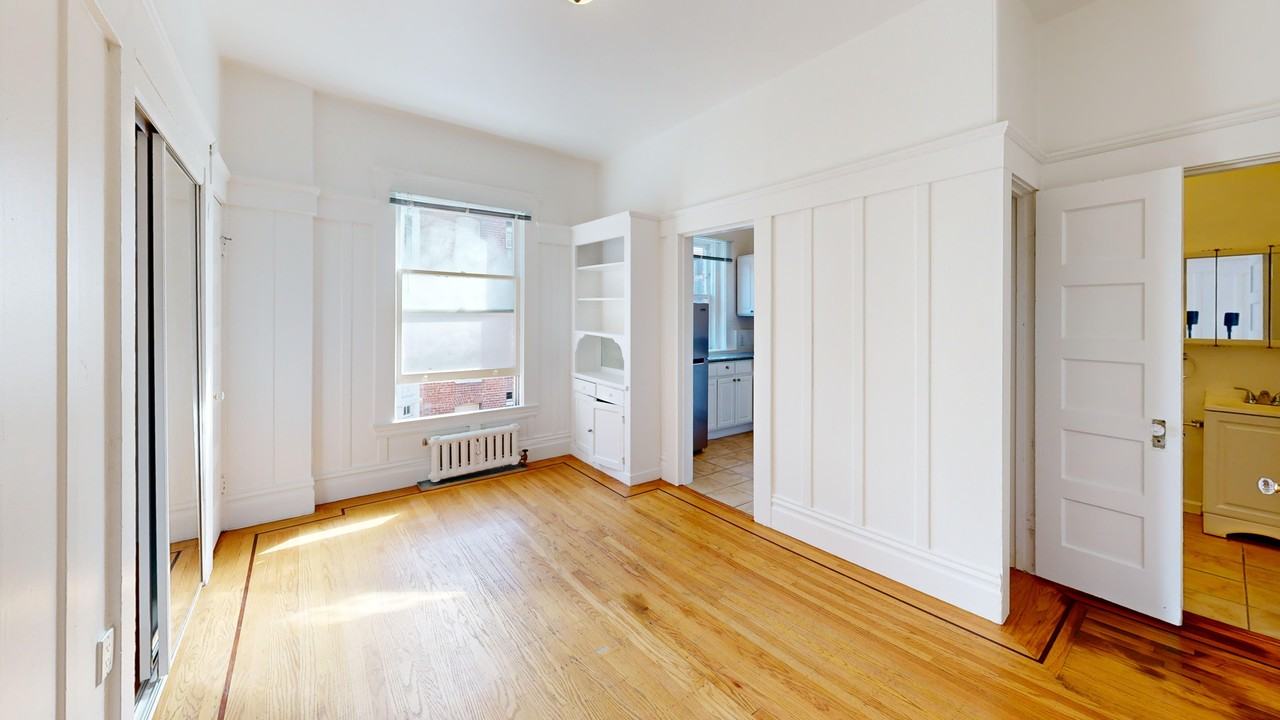 1050 Post Street - Photo 2 of 16