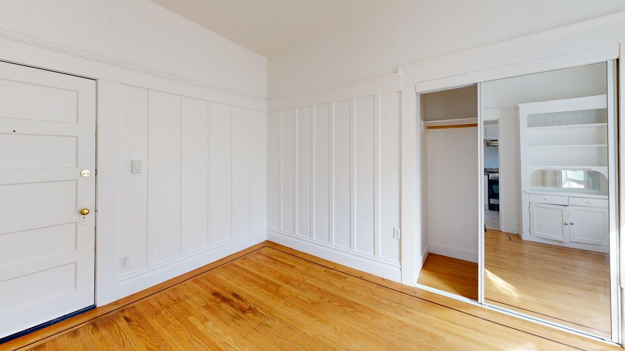 1050 Post Street - Photo 3 of 16