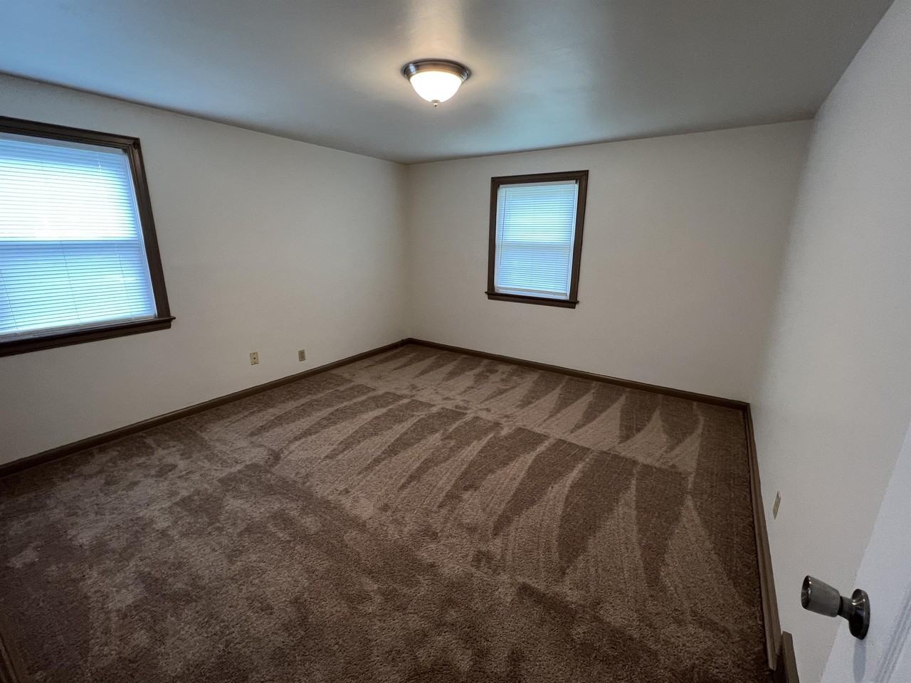218 Niles Cortland Rd Se - Photo 3 of 15