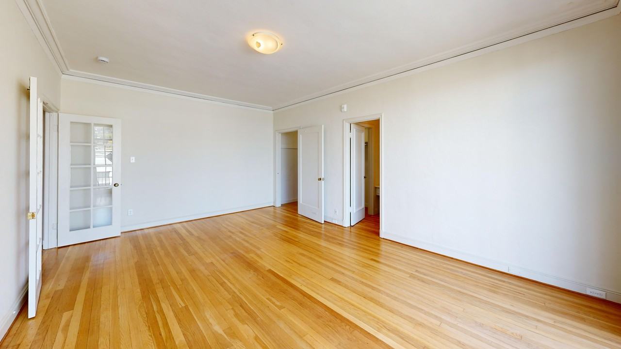 1425 Taylor Street - Photo 3 of 16