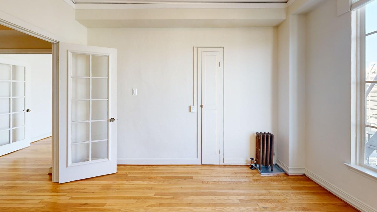 1425 Taylor Street - Photo 4 of 16