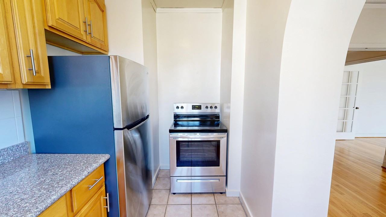 1425 Taylor Street - Photo 6 of 16