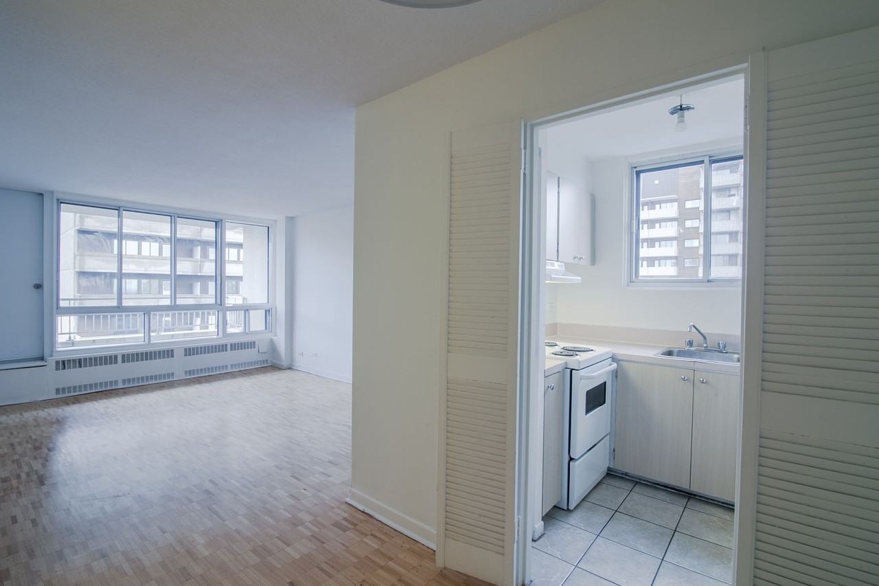 1975 Boul De Maisonneuve O — photo 2