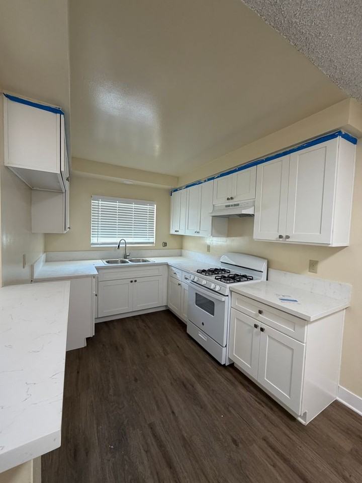 10041 Scott Avenue - Photo 4 of 24