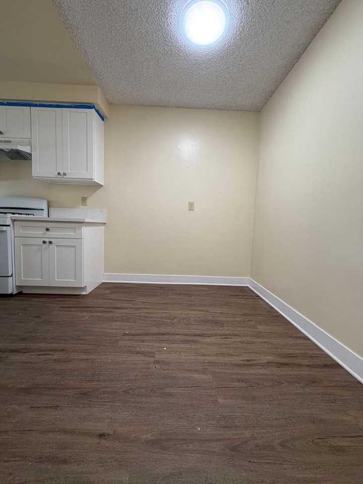 10041 Scott Avenue - Photo 5 of 24