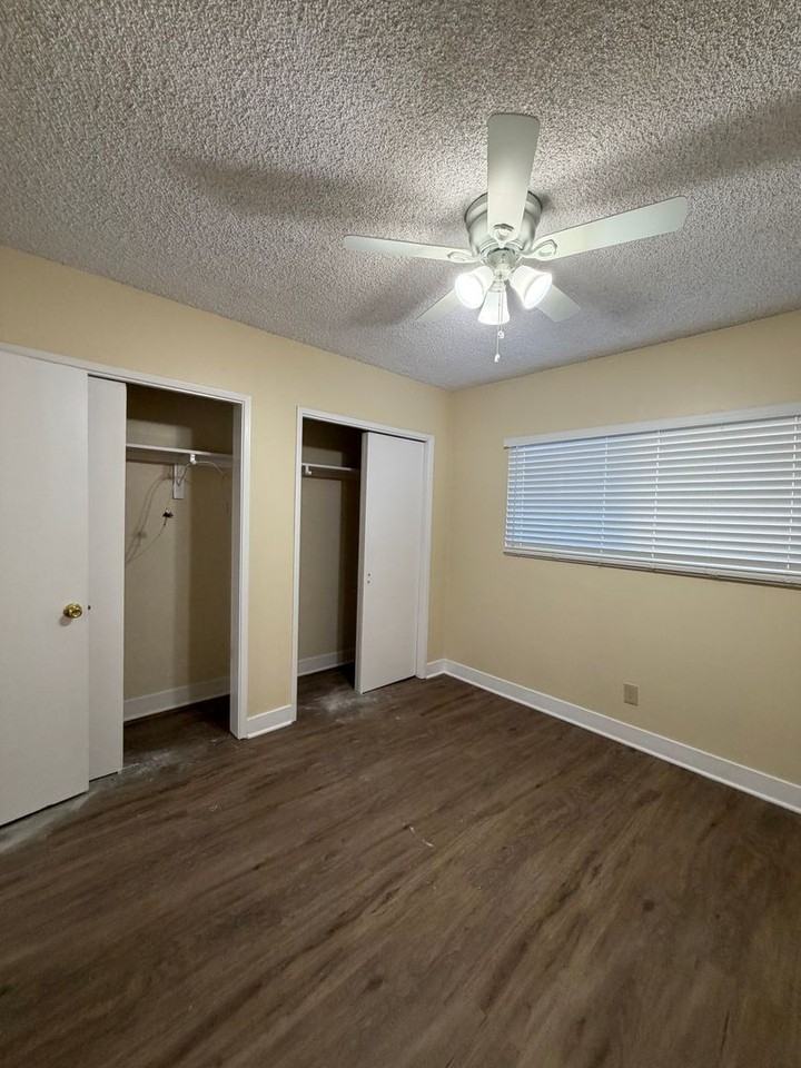 10041 Scott Avenue - Photo 7 of 24