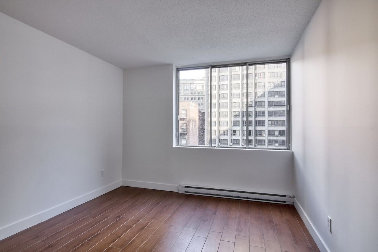 2285 Saint-Mathieu Street - Photo 3 of 50