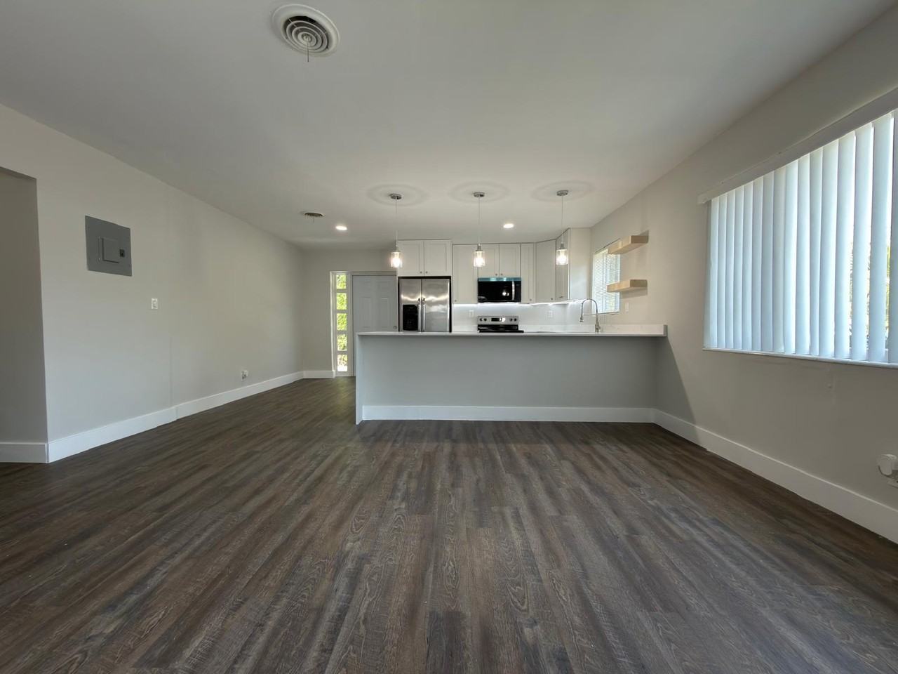 600 Nw 18th St #W - Photo 2 of 24