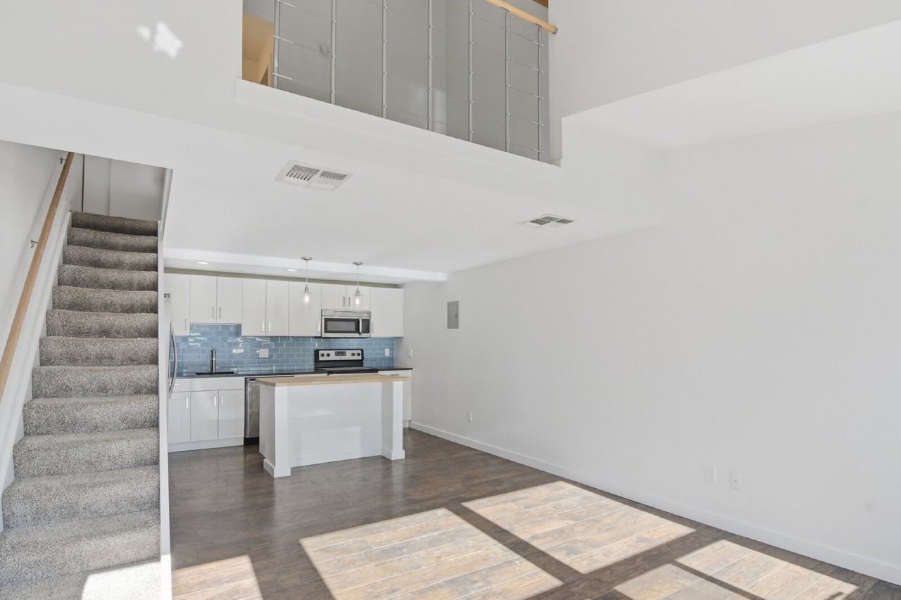 361 S Estes St - Photo 5 of 28