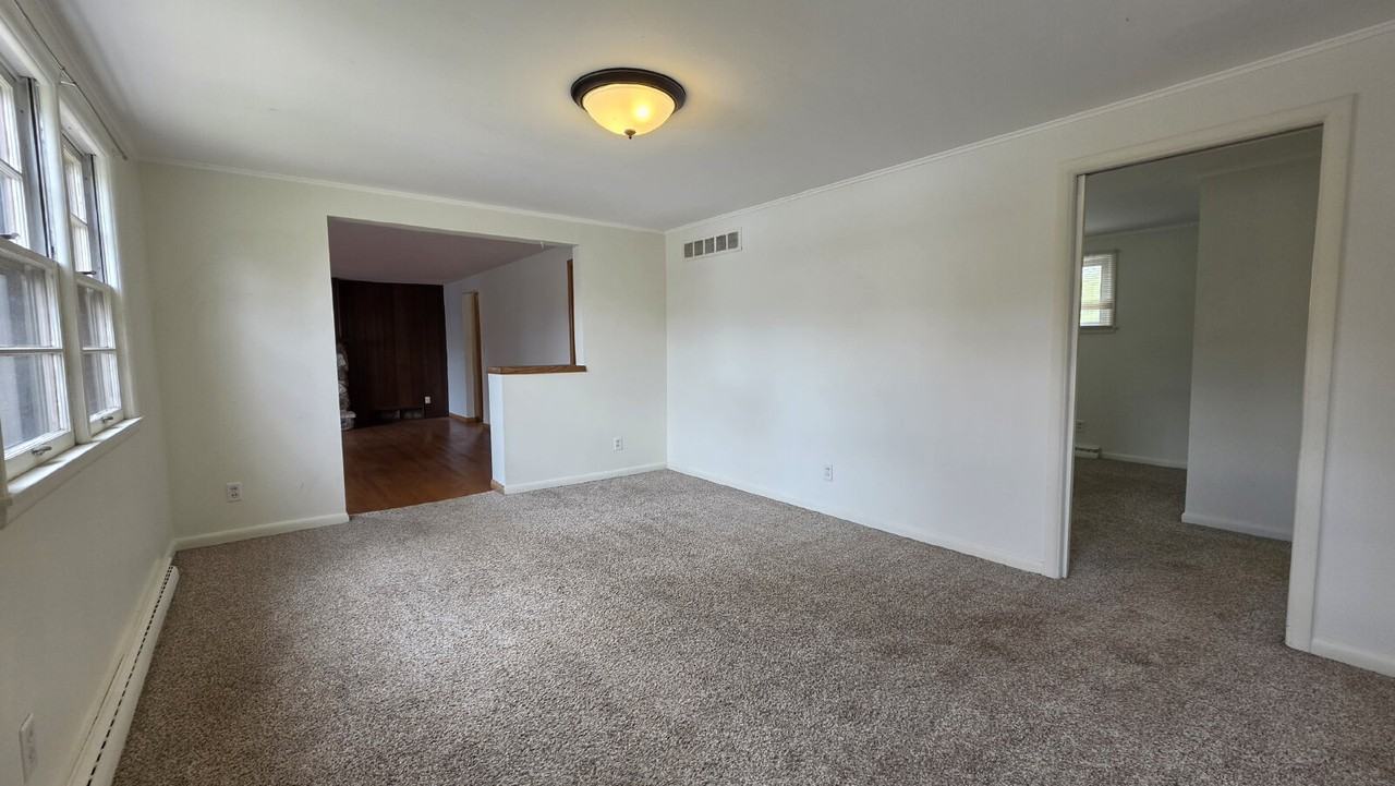314 Milwaukee St #1 - Photo 4 of 19