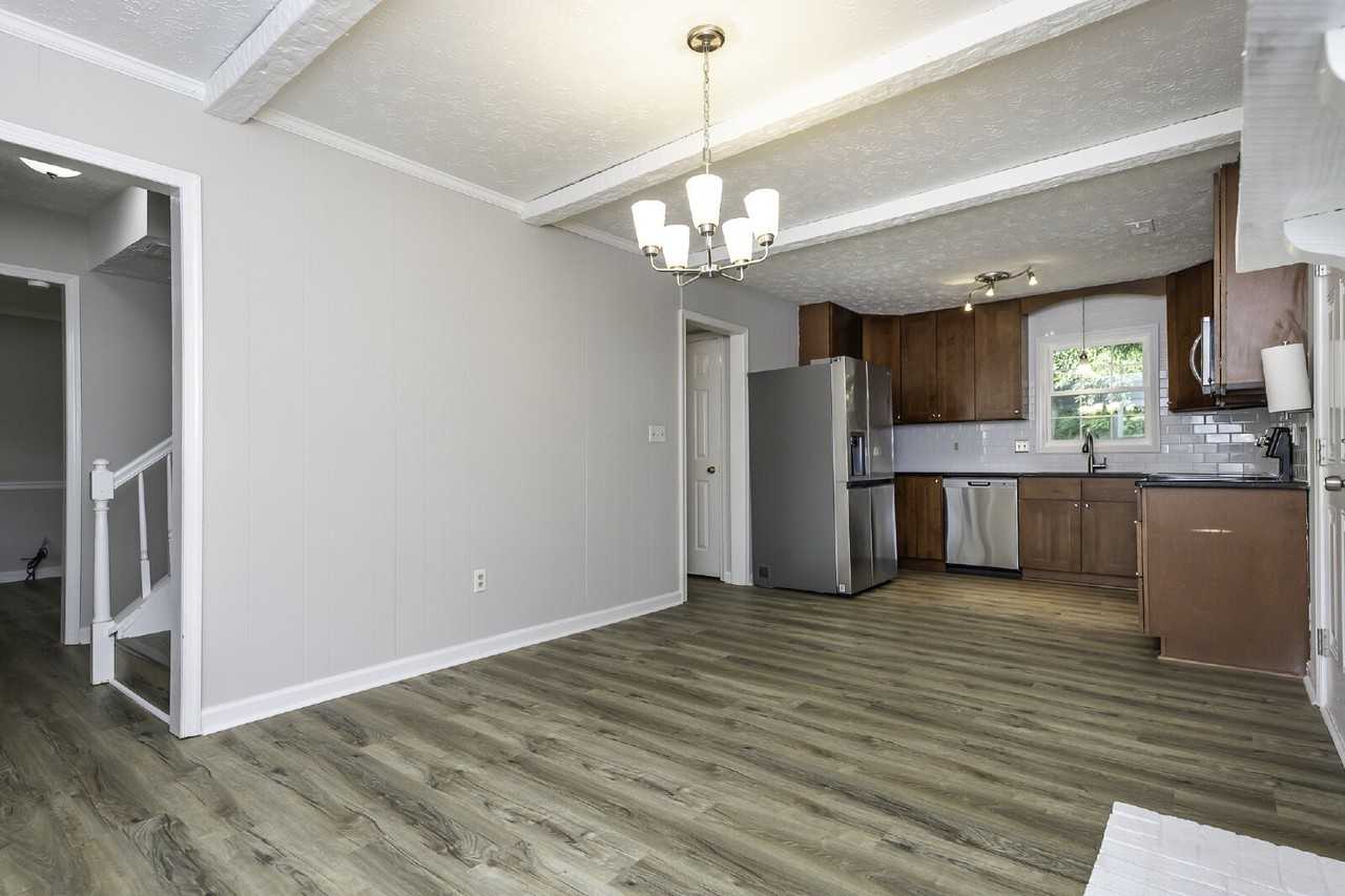 5 Cooperfield Ave - Photo 4 of 27