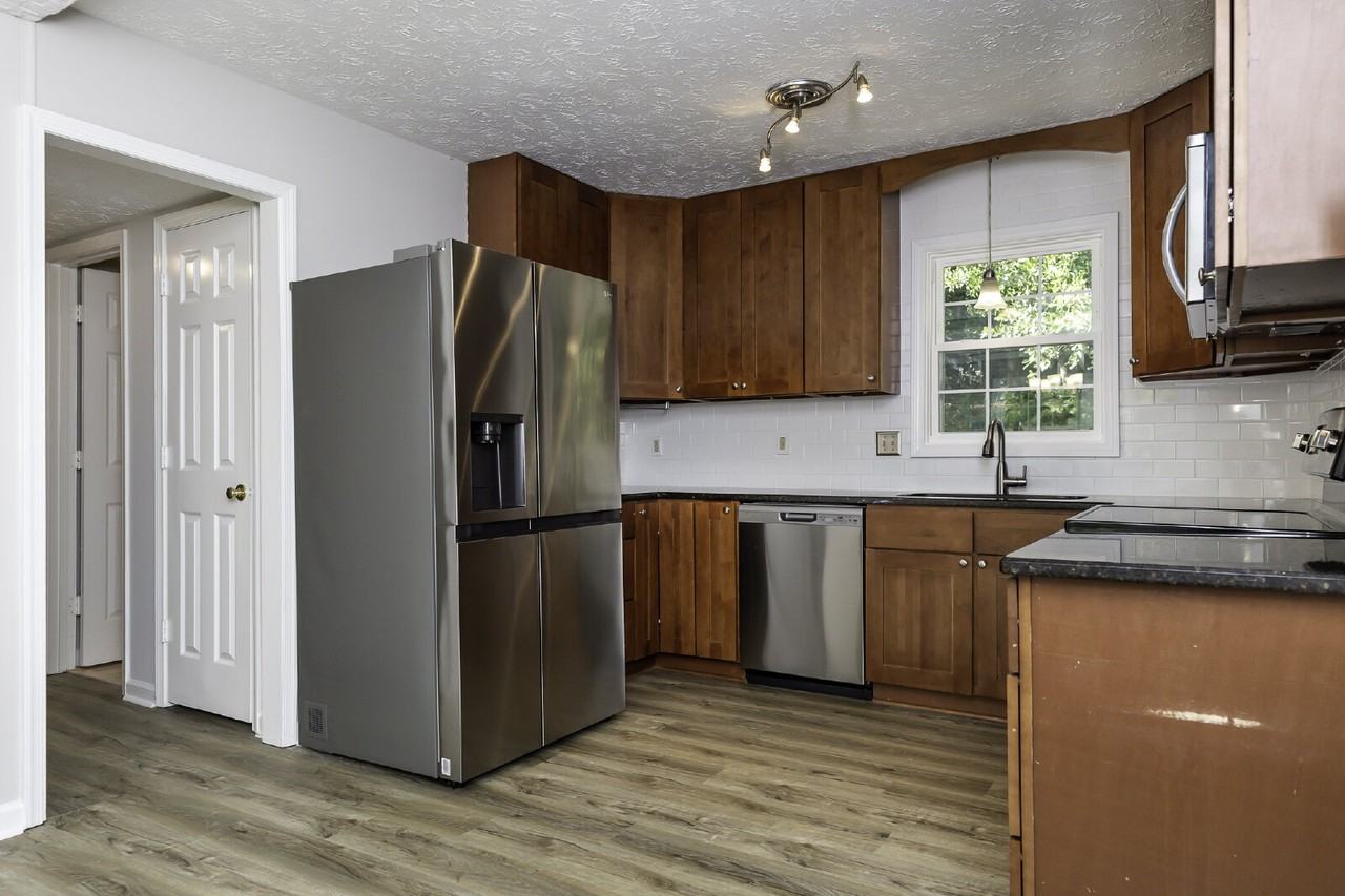 5 Cooperfield Ave - Photo 6 of 27