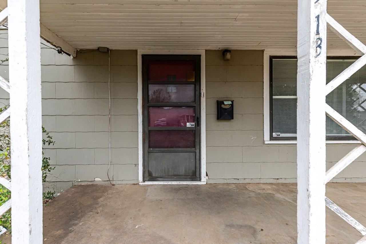 2513 35th St - Photo 2 of 21