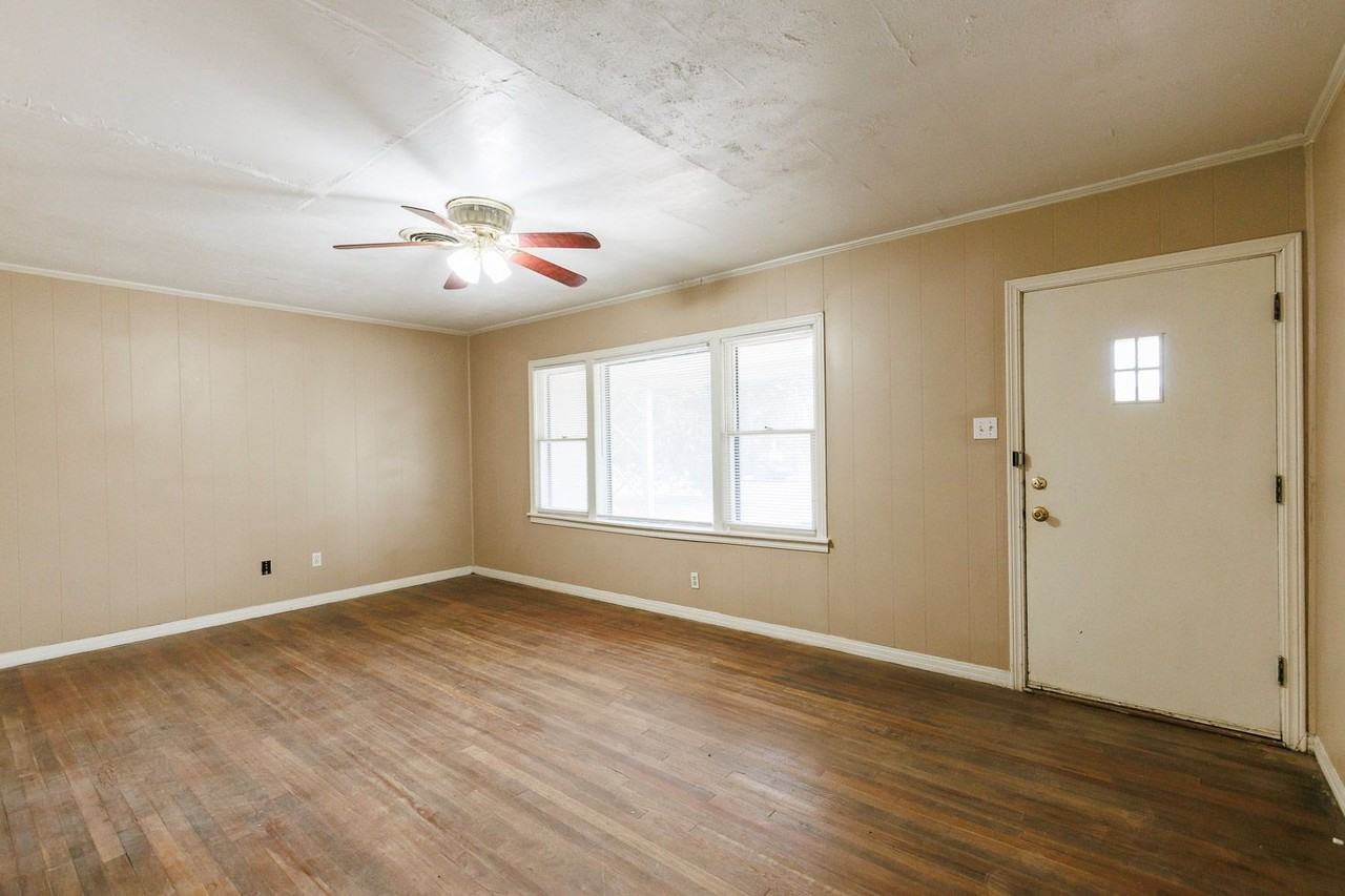 2513 35th St - Photo 5 of 21