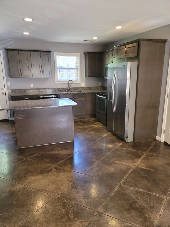 708 Freeman St ## 1 - Photo 5 of 15