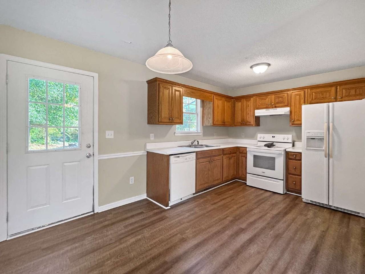 4012 Sutton Rd - Photo 2 of 9