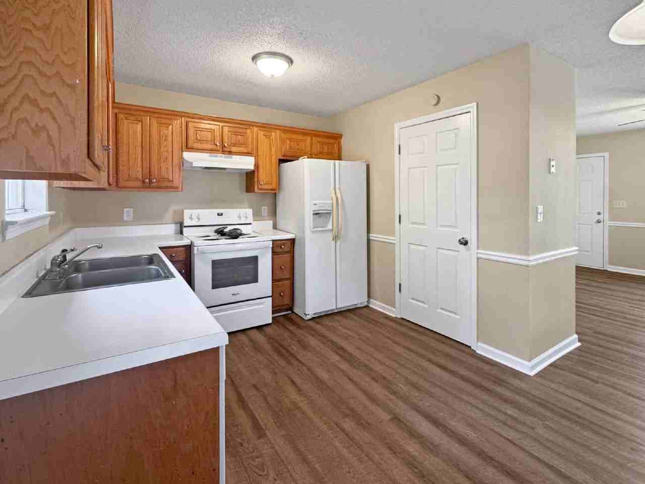 4012 Sutton Rd - Photo 3 of 9