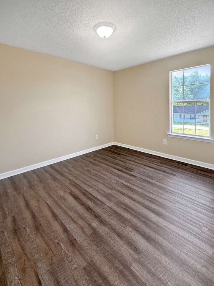 4012 Sutton Rd - Photo 7 of 9