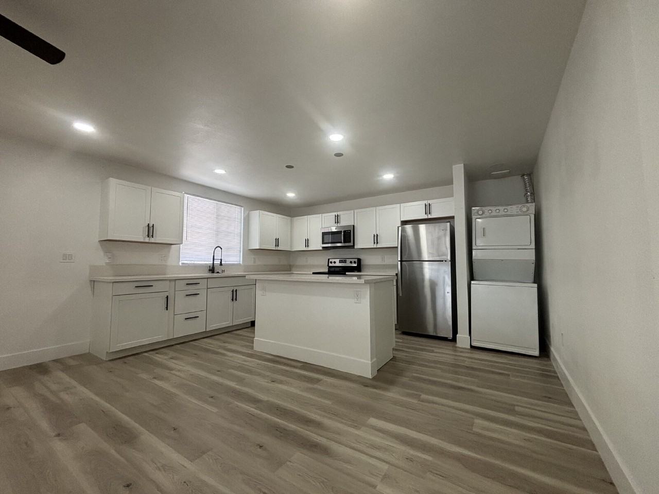 724 N 9th St Unit 3 - Photo 2 of 17
