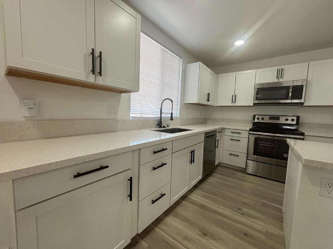 724 N 9th St Unit 3 - Photo 4 of 17