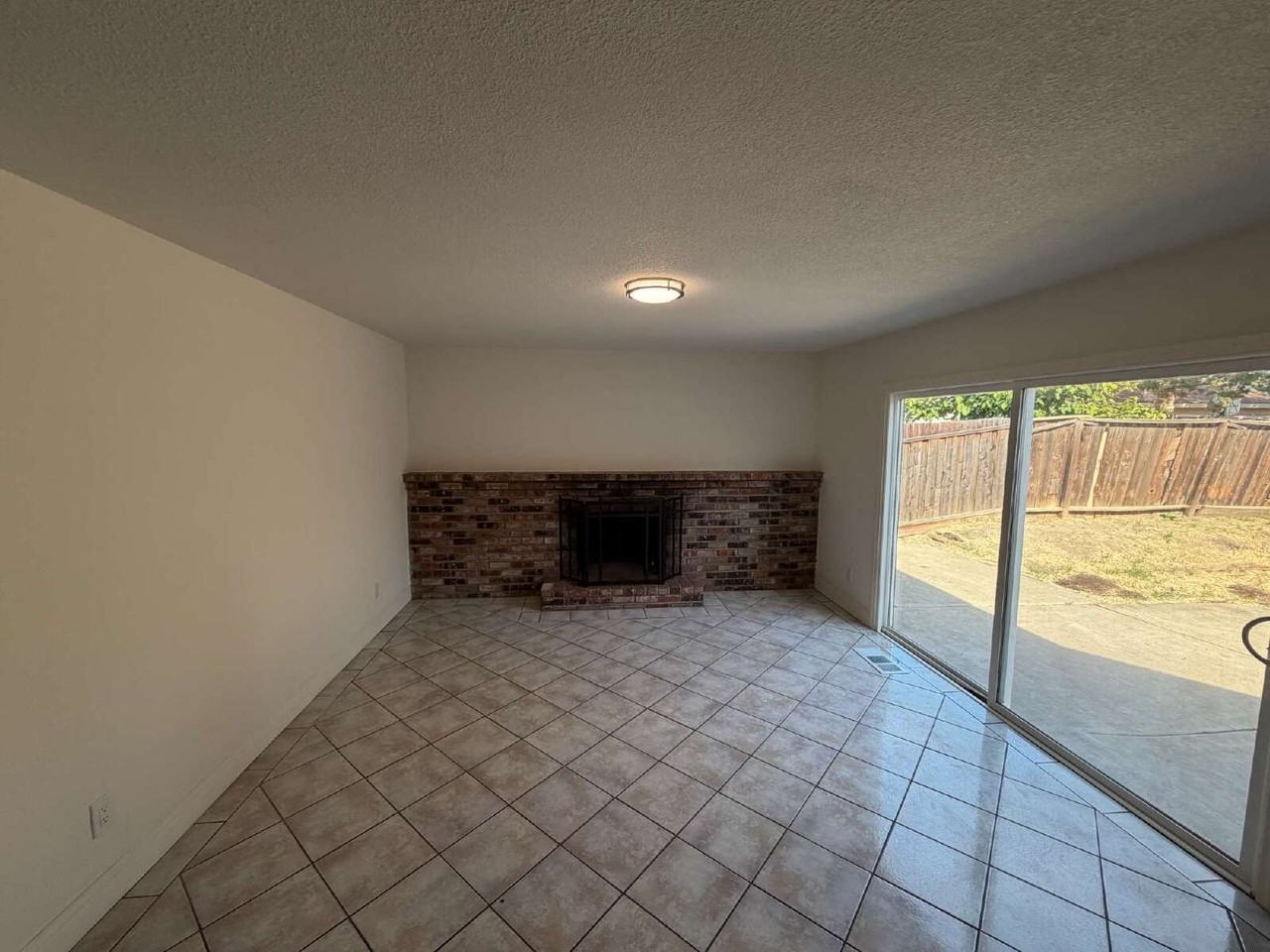 1089 Honey Ct - Photo 7 of 16
