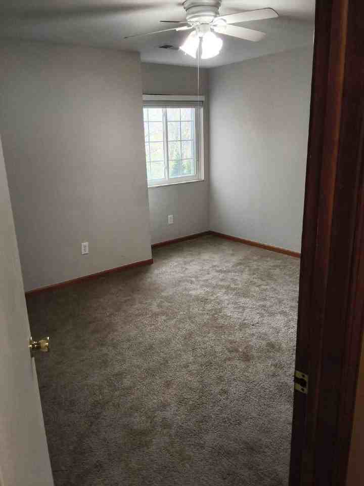 30512 Oakridge Manor Dr - Photo 6 of 9
