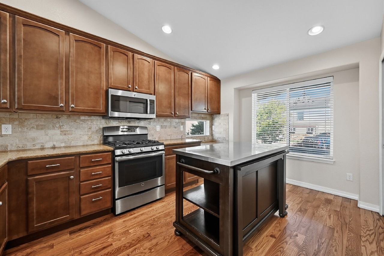 8745 Meadow Tree Trl - Photo 3 of 45