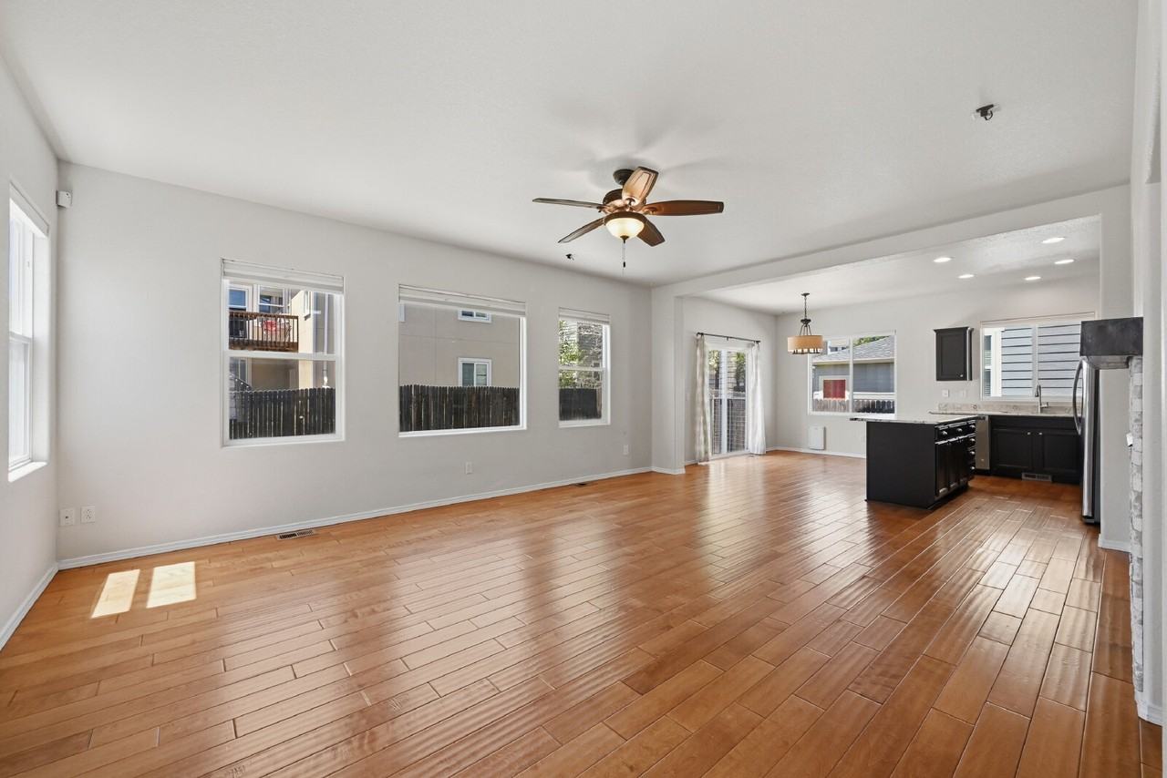 6452 Stella Luna Dr - Photo 4 of 48