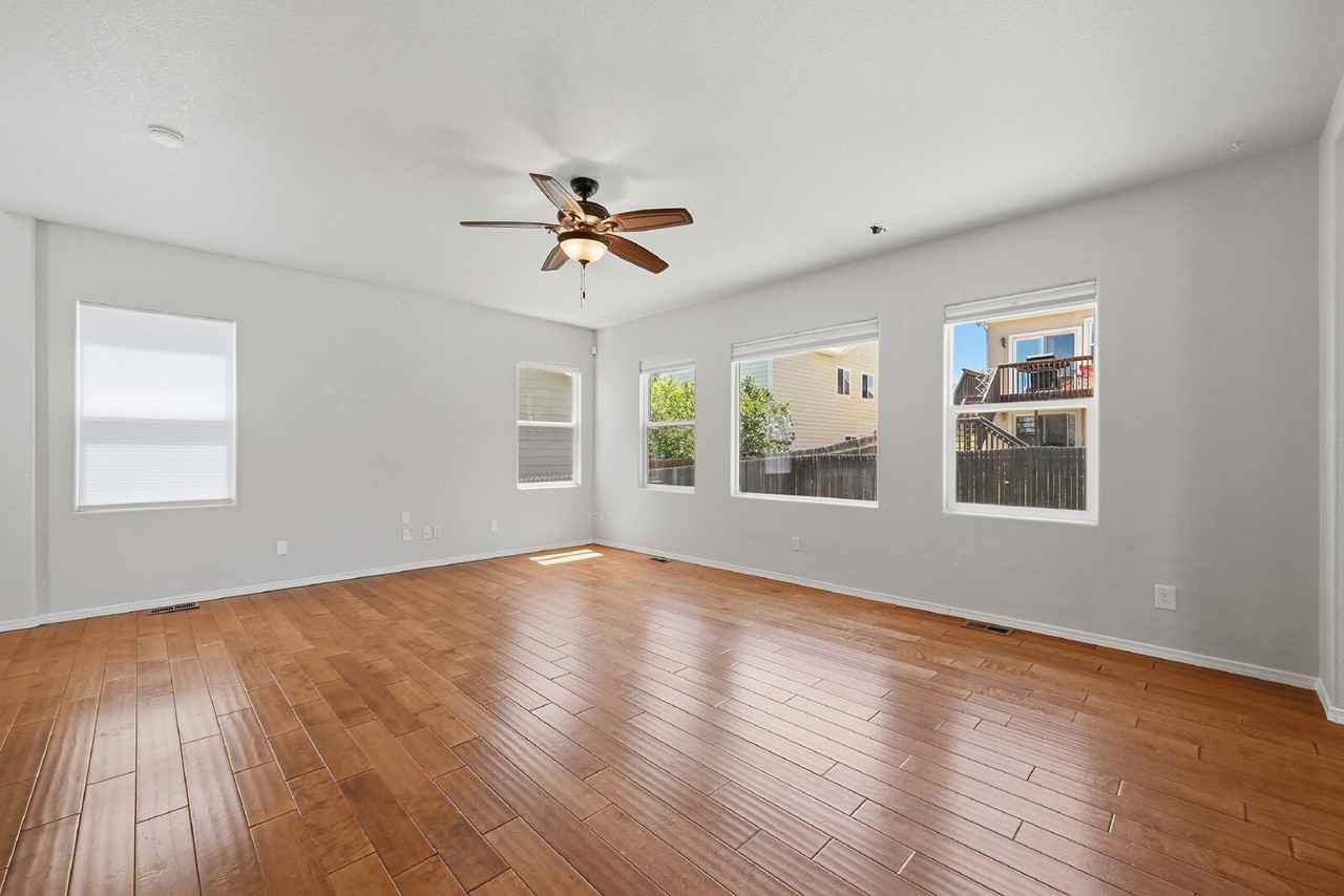 6452 Stella Luna Dr - Photo 7 of 48