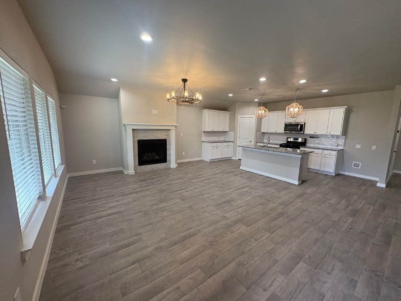 328 Ranger St - Photo 4 of 13