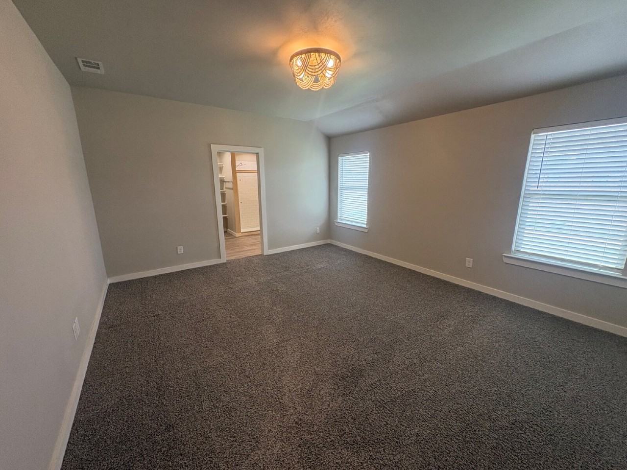 328 Ranger St - Photo 5 of 13