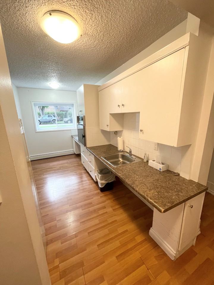 St. Charles Apartments - Photo 3 of 9