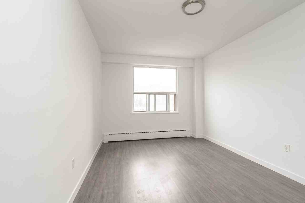 5 Mallory Gardens - Photo 7 of 11