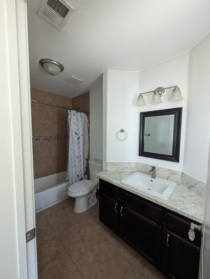 7674 N Barcus Ave - Photo 6 of 14