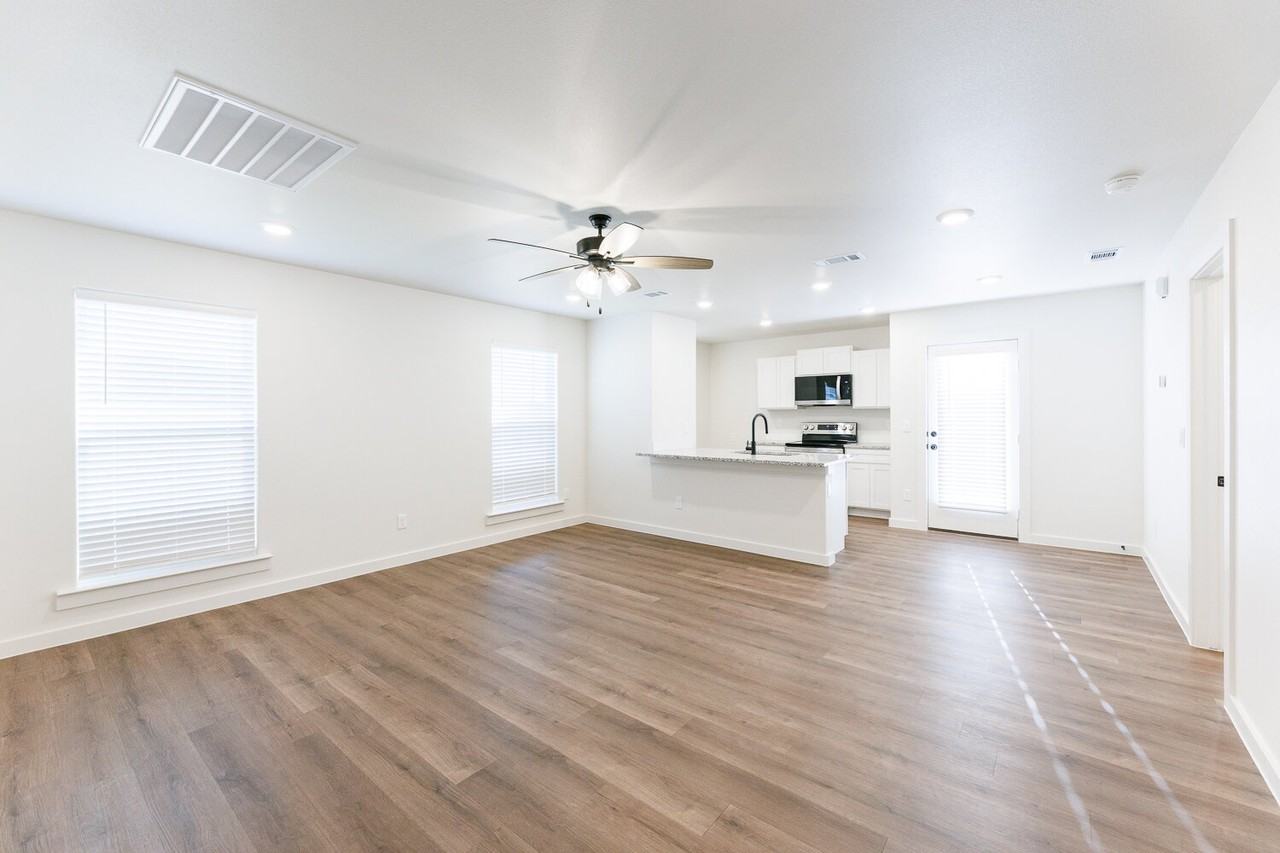 6303 Volney Ave - Photo 3 of 23