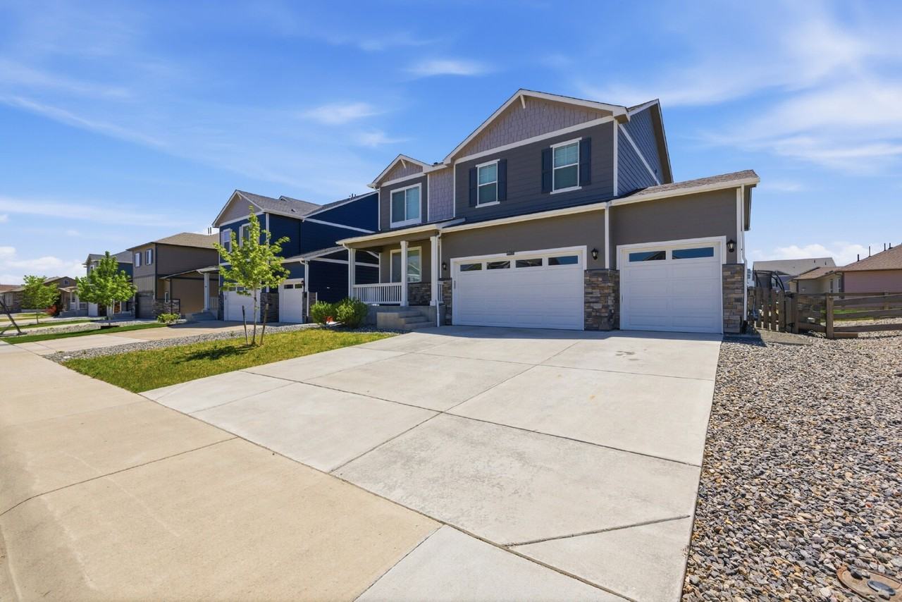 45838 Red Tail Dr - Photo 2 of 33