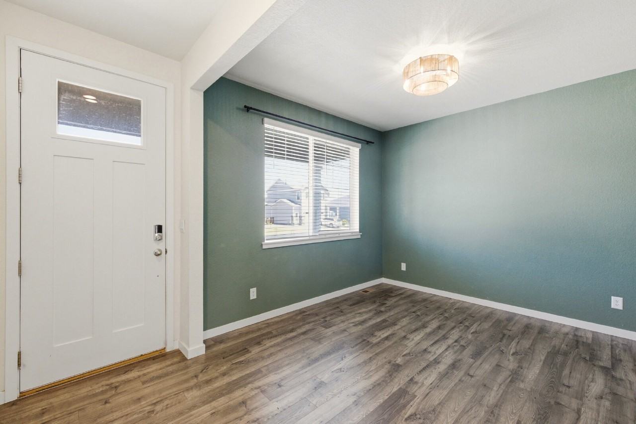 45838 Red Tail Dr - Photo 4 of 33