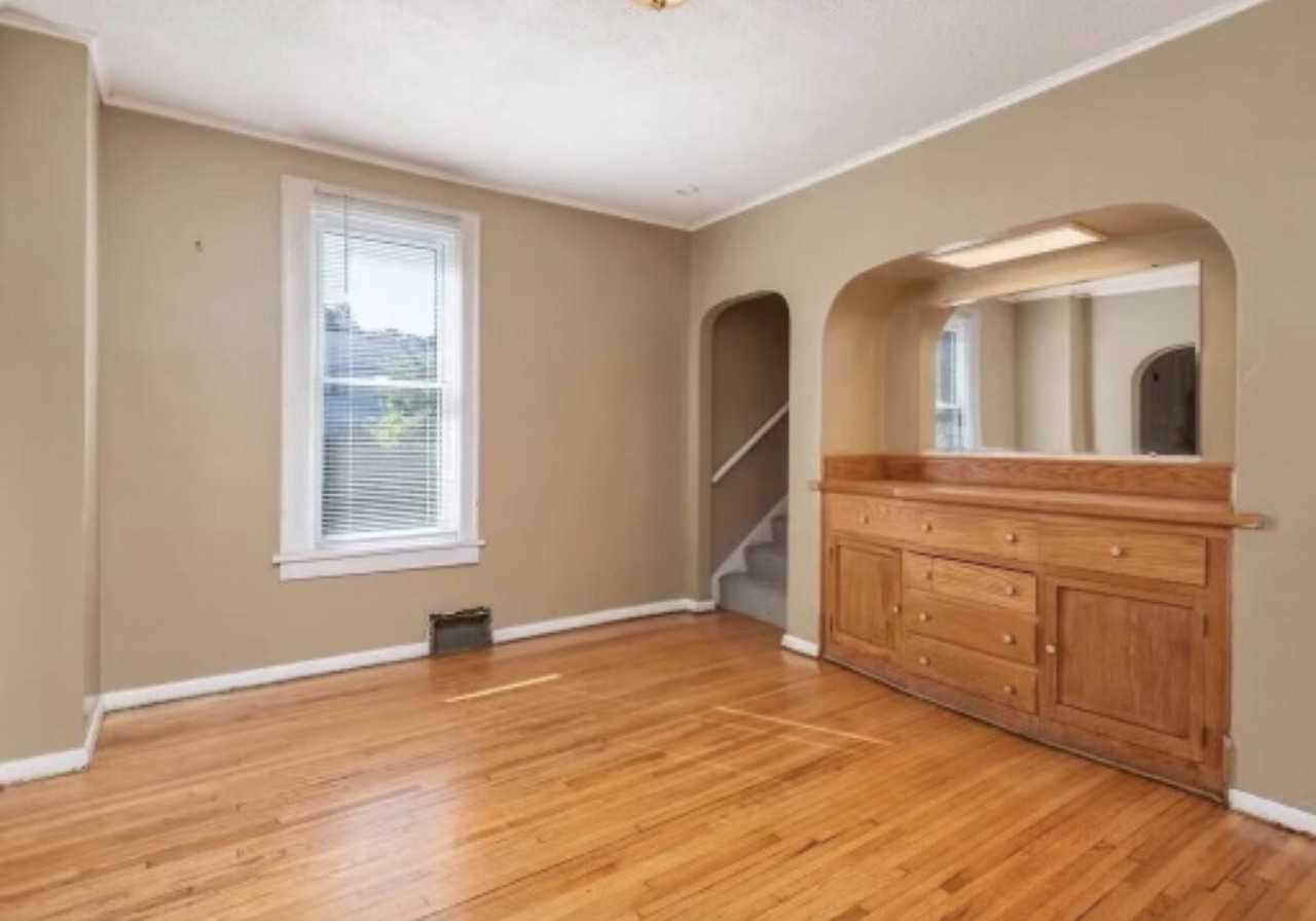 919 26th Ave Se - Photo 3 of 15